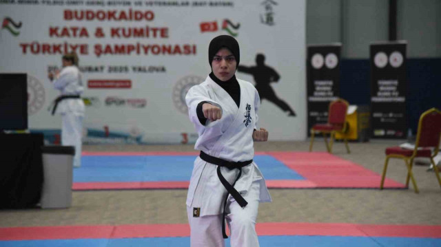 Altın madalya Ayşe Sude Akyüz’ün