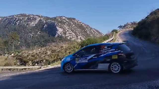 Ege Rallisi Marmaris’i izleyen gençler pilotlara tezahürat yaptı