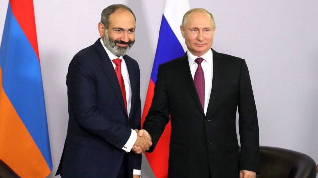 Putin ile Paşinyan ‘Azerbaycan ile barış anlaşmasını’ görüştü