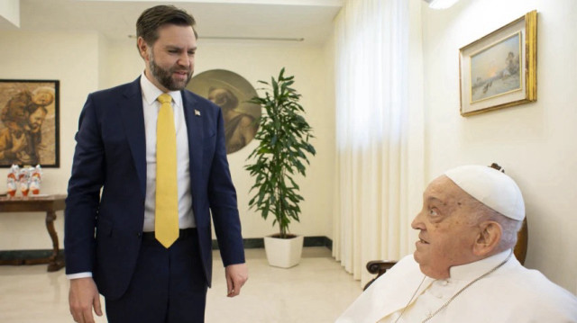 Dua etti bir gün yaşadı: Papa Francis’in ölmeden önce JD Vance ile diyaloğu gündem oldu