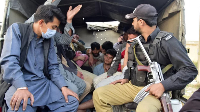 Pakistan’da 80 bini aşkın Afgan göçmen sınır dışı edildi