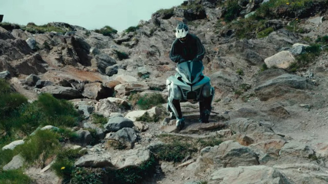 Teknoloji devi Kawasaki insan taşıyabilen robot köpekler geliştirdi