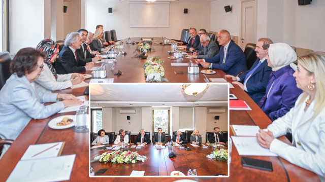 Bakan Ersoy Cumhurbaşkanlığı Kültür ve Sanat Politikaları Kurulu üyeleriyle buluştu
