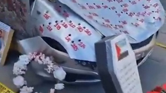 İsrail’in vahşice katlettiği Hind Receb’in içinde olduğu aracın replikası İngiltere’de sergi için yeniden yapıldı