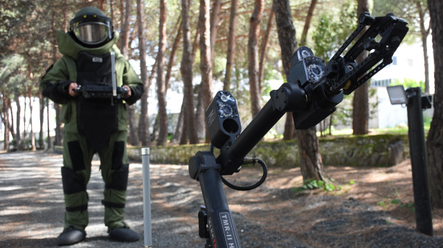 Bomba robotu ‘TMR-II Halil’ Jandarmanın hayat kurtaran yardımcısı olmaya devam ediyor