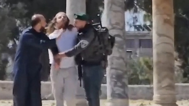 Fanatik Yahudiler ‘Şavuot ayini’ için Kubbetü’s-Sahra’ya kanlı hayvan eti sokmaya çalıştı