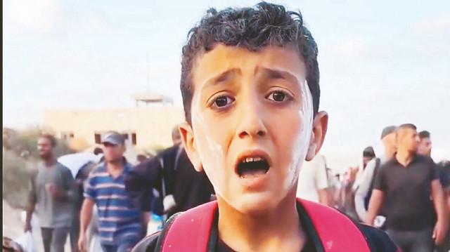 Ekmek yerine kum yiyoruz