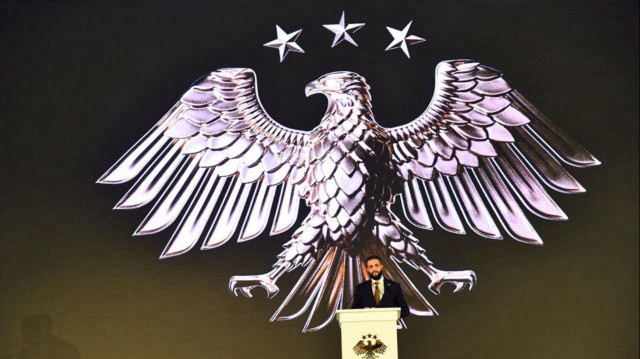 Suriye’nin devlet arması değişti: Çift başlı kartal ve 14 tüy ne anlama geliyor?