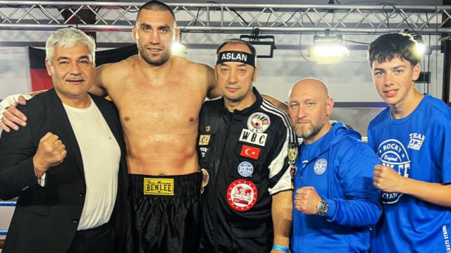 Ukraynalı Viktor Faust ABD’li rakibi Christopher Lovejoy’u nakavt etti