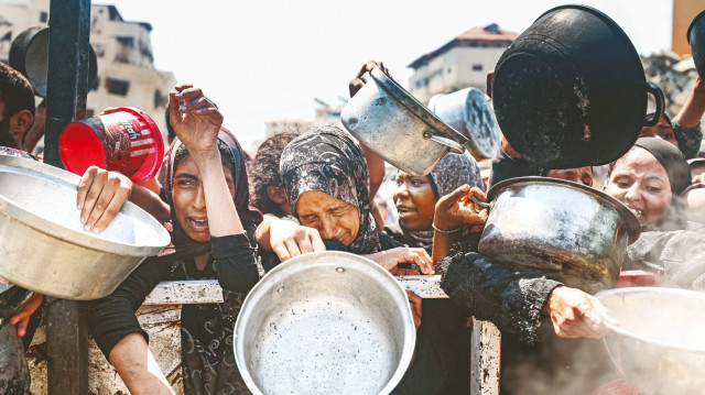 ‘Açlıkla katliam’a karşı küresel alarm