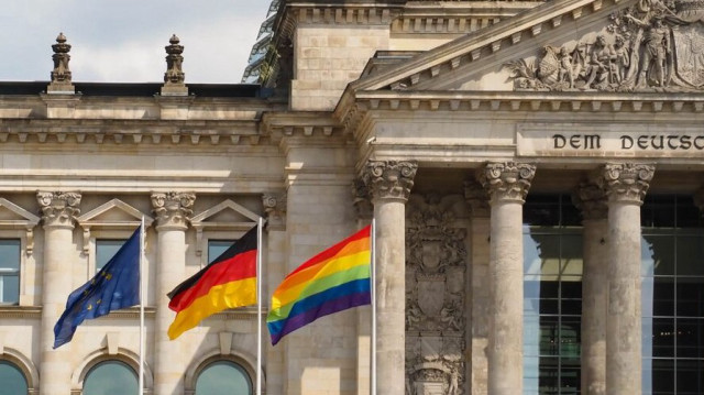 Almanya’da milletvekili ofislerindeki gökkuşağı bayrakları kaldırılacak: Federal Meclis sirk çadırı değil