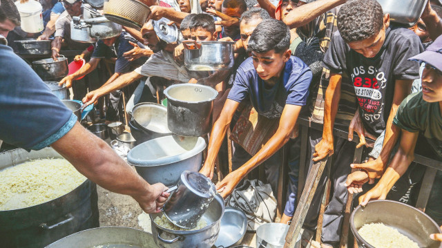 Artık tek hayalleri bir parça yemek