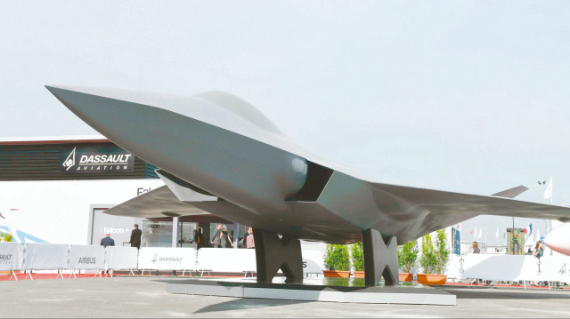 Avrupa’da yeni nesil uçak çatlağı