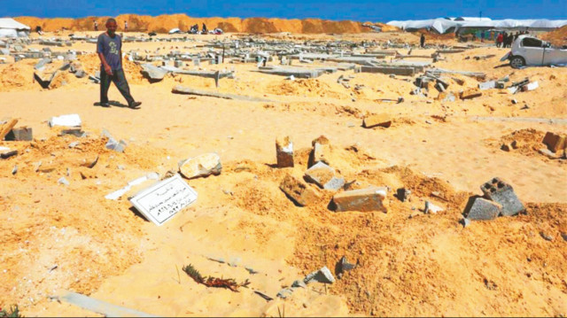 Bu kez Türk mezarlığını yıktı: İşgalci güç hafızayı yok ediyor