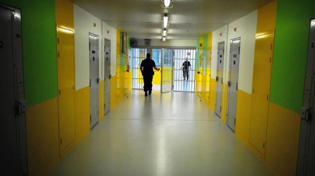 Cezaevinden valizle firar