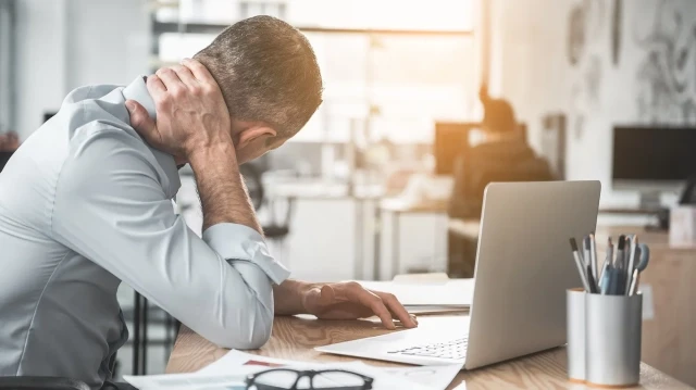 Dijital cihazların yanlış kullanımı ‘Tekno (cep) Boyun Sendromu’na neden olabilir