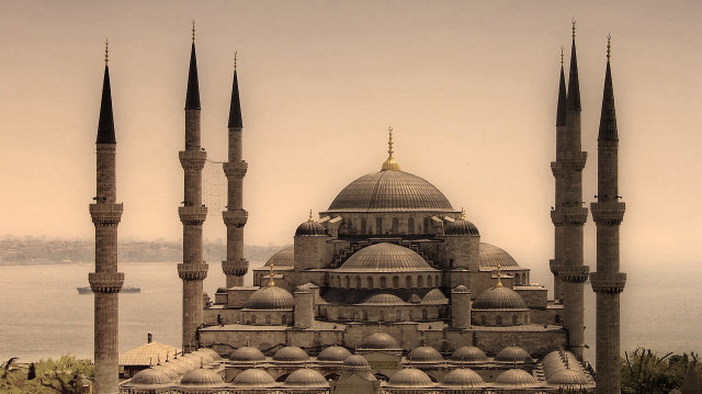 Diyanet 8 Ağustos 2025 Cuma Hutbesi: Sıla-i Rahimle Bereketlenen Tatil