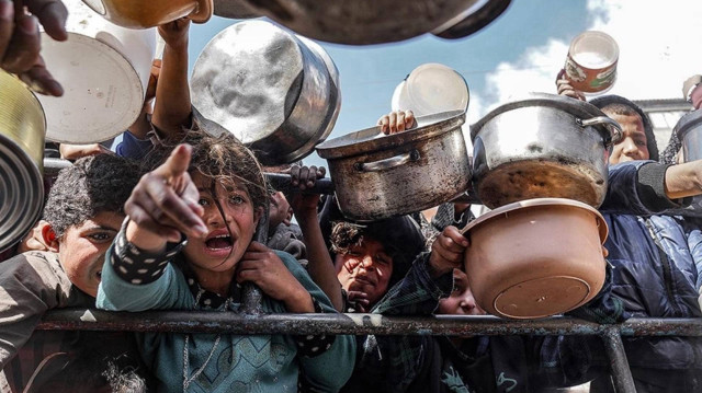 Gazze Şeridi’ndeki nüfusun toplu çöküşünün önüne geçilmesi için haftalık 500 bin çuval una ihtiyaç var
