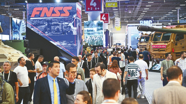 IDEF göz kamaştırdı