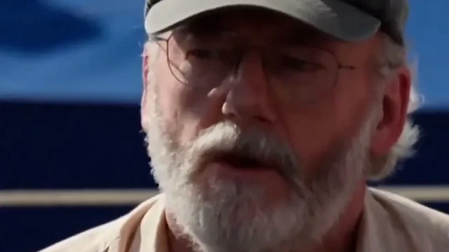 İrlandalı ünlü oyuncu Liam Cunningham Filistinli Fatma’nın hikayesini anlatırken gözyaşlarını tutamadı