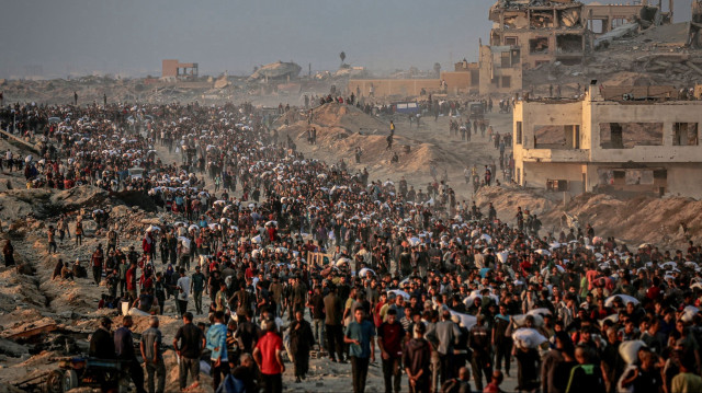 İsrail ordusunun Gazze’de insani yardım bekleyenleri hedef alması sonucu 8 Filistinli hayatını kaybetti