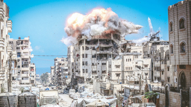 Kanlı katliamlarla ateşkes şantajı: Terör devleti Deyr El-Belah’a saldırıyor