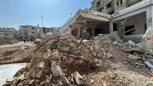 Katil İsrail Aksa Hastanesi’ni yine vurdu