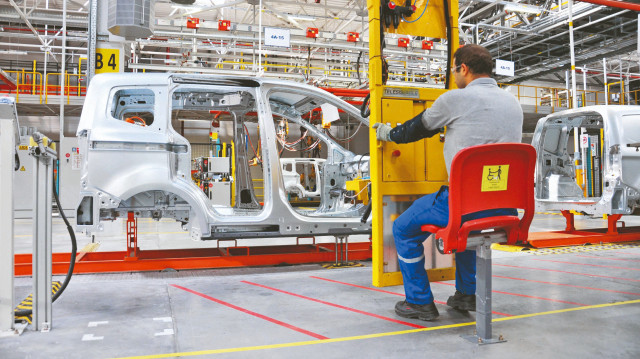 Otomotiv sanayii ticaride gaza bastı