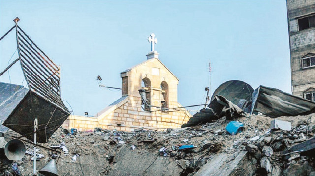 Patrikhanenin topraklarına göz koydu