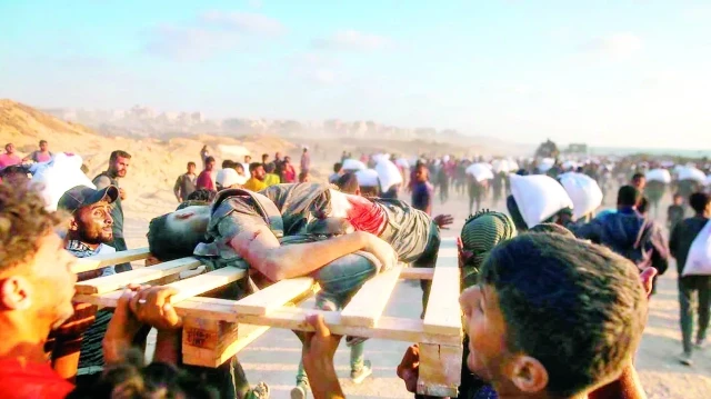 Sözde korumalar da ateş açıyor