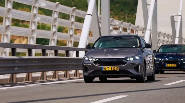 Togg’un yeni sedan modeli T10F her aşamayı başarıyla tamamladı: Kamuflajsız detaylı görüntüler tanıtım videosu yayınlandı