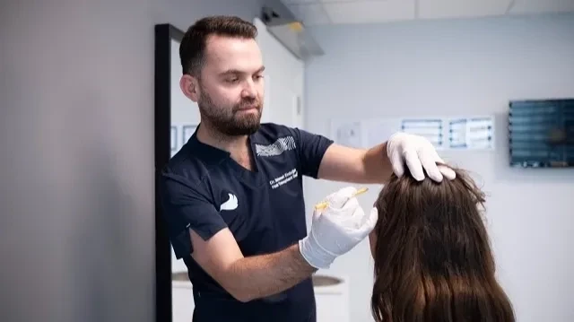 Uzmanından mevsimsel saç dökülmesine karşı 5 önemli tavsiye