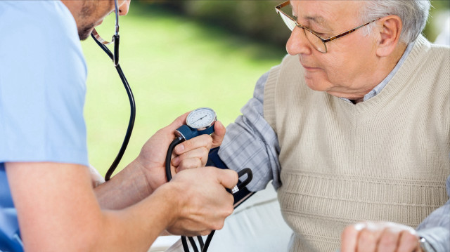 Yaşlılıkta düzenli sağlık takibi yaşam kalitesini artırıyor