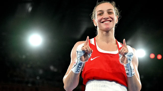 Buse Naz Çakıroğlu Dünya Boks Şampiyonası’nda yarı finalde