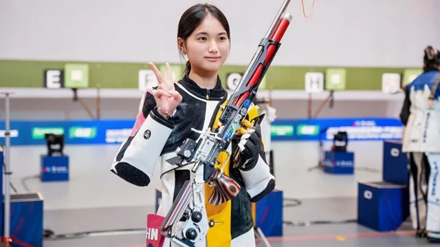 Çinli sporcu 16 yaşında dünya rekoru kırdı