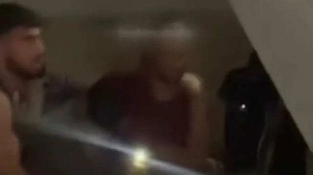 İsrail Gazze’deki stadyuma kurulan çadırlardaki savunmasız sivillere saldırdı