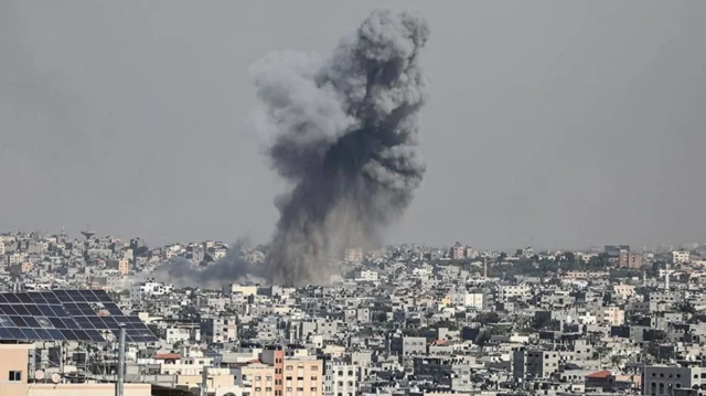 İsrail ordusu Gazze kentindeki Rantisi Çocuk Hastanesini hedef aldı