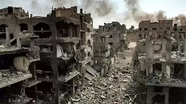 Katil İsrail Gazze’de son 4 günde UNRWA’ya ait 10 binayı vurdu