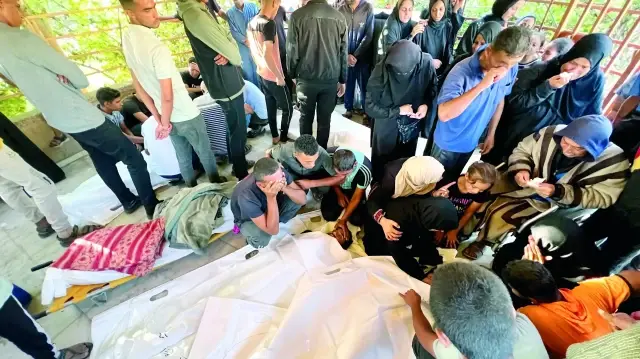 İşgalci İsrail Gazze’de katliamlara devam ediyor