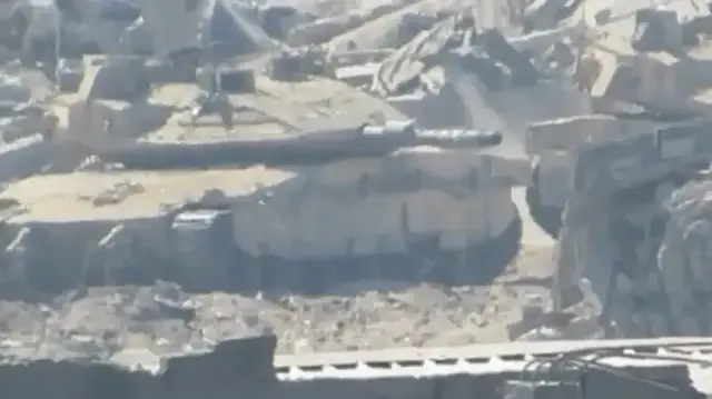 Siyonist tankını İsrail’in attığı bombayla havaya uçurdular