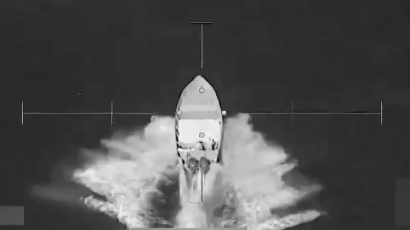 ABD iki tekneyi daha vurdu: 5 ölü