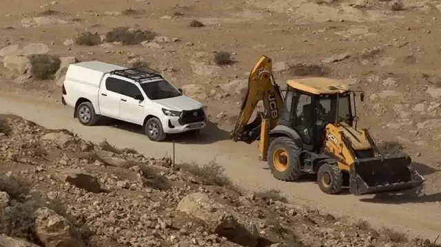 Batı Şeria’da işgalciler Filistinlilerin ev ve ahırlarını yıktı