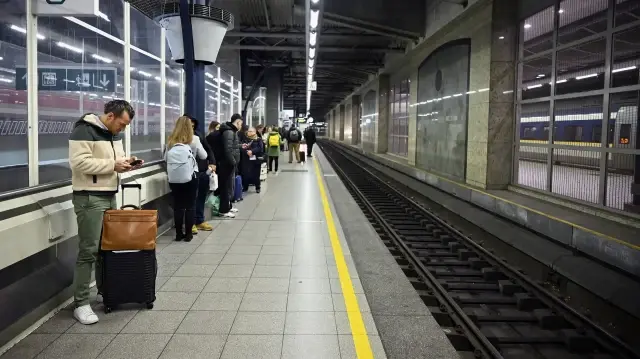 Belçika’da tasarruf programına karşı başlatılan grev hayatı durma noktasına getirdi