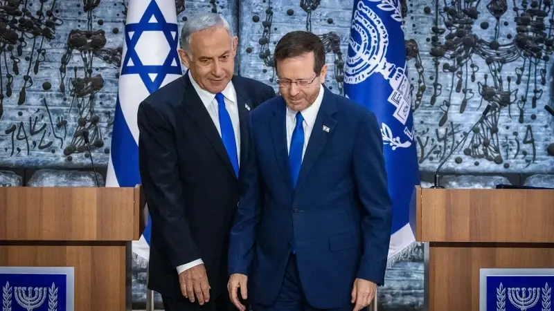 Herzog kritik kararla karşı karşıya: Katil Netanyahu’nun af talebi İsrail’i karıştırdı