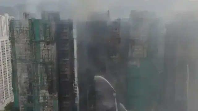 Hong Kong’daki dev gökdelen yangınında ağır bilanço: 44 ölü yüzlerce kayıp var