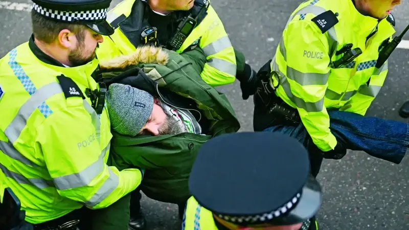 İngiltere’de Filistin destekçilerine şiddet