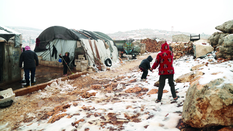 Suriye destek bekliyor: Çadır kentlerde karla mücadele