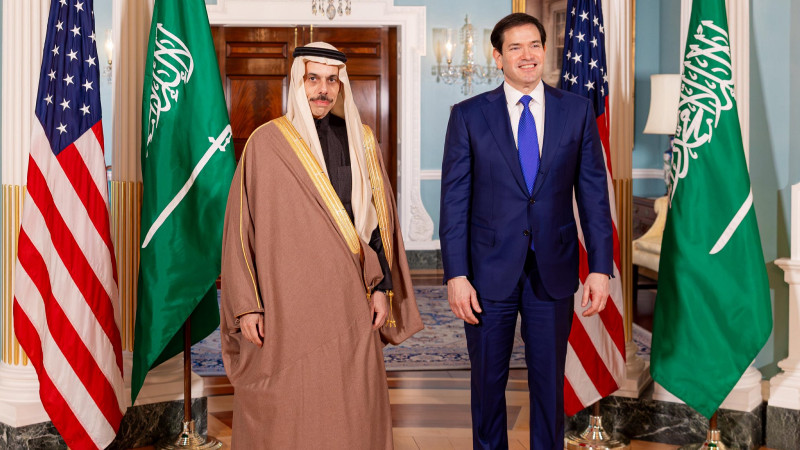 Suudi Arabistan ile ABD arasında kritik görüşme: Mevkidaşlar bir araya geldi