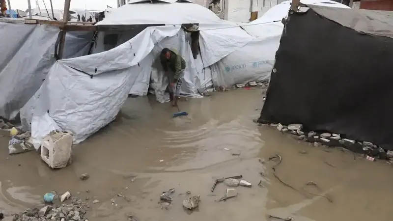 UNRWA: Sert hava koşullarının etkilediği Gazze’ye insani yardımlar “acilen” ulaştırılmalı