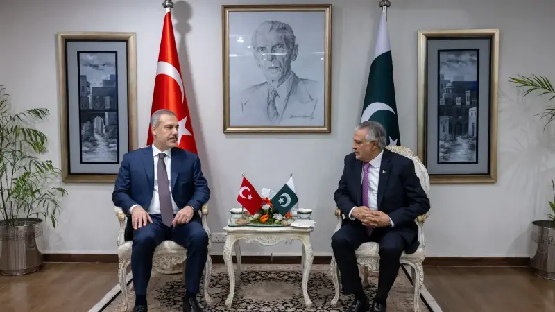Bakan Fidan Pakistan Dışişleri Bakanı Ishaq Dar ile telefonda görüştü